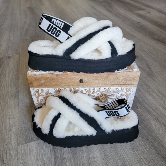 UGG Disco Cross Platform Slide - Picture 1 of 8